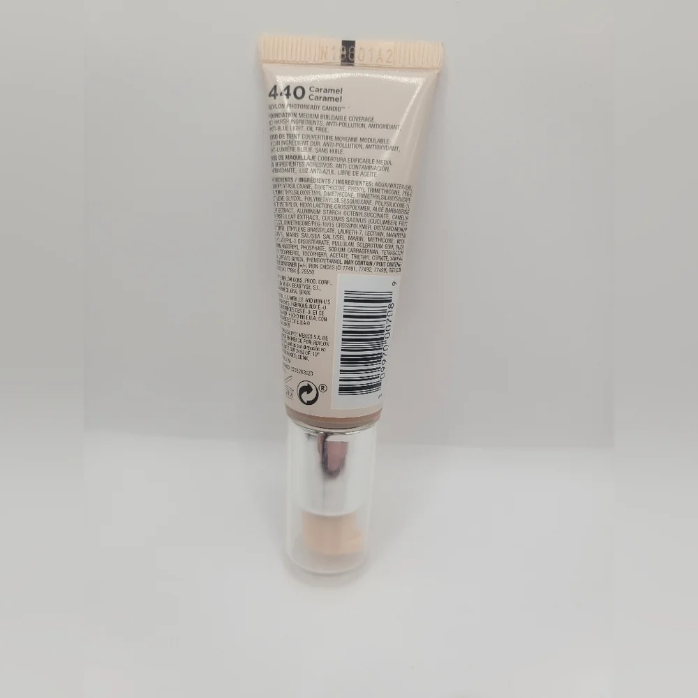 NWT Revlon Candid Natural Finish Foundation - 440 Caramel